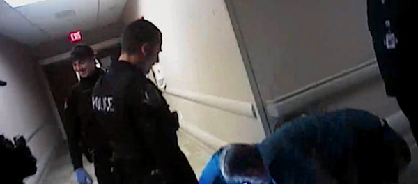 US cops beat unarmed man, mock his injuries in hospital. US cops beat unarmed man, mock his injuries in hospital. - Sputnik International