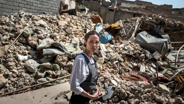 UNHCR Special Envoy Angelina Jolie visits the Old City in West Mosul, Iraq June 16, 2018 - Sputnik International