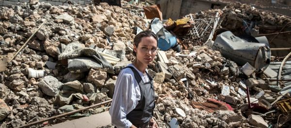 UNHCR Special Envoy Angelina Jolie visits the Old City in West Mosul, Iraq June 16, 2018 UNHCR Special Envoy Angelina Jolie visits the Old City in West Mosul, Iraq June 16, 2018 - Sputnik International