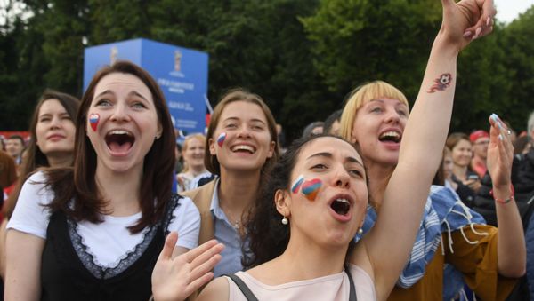 Fans during viewing of a match of World Cup 2018 on Sparrow Hills Fans during viewing of a match of World Cup 2018 on Sparrow Hills - Sputnik International