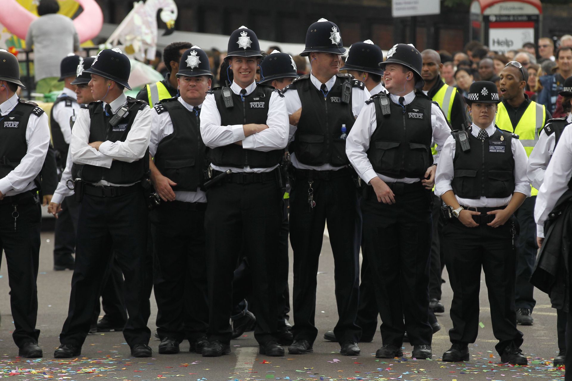British police officers stand on duty during Europe's largest street festival, the Notting Hill Carnival in London, UK British police officers stand on duty during Europe's largest street festival, the Notting Hill Carnival in London, UK - Sputnik International, 1920, 20.06.2022