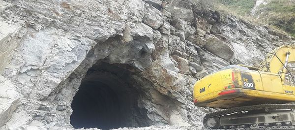 Lot 1 Civil Contractor of Upper Tamaksohi Hydroelectric Project M/s Sinohydro Corporation Ltd succeeded to breakthrough the project access road tunnel for Dam Site yesterday Lot 1 Civil Contractor of Upper Tamaksohi Hydroelectric Project M/s Sinohydro Corporation Ltd succeeded to breakthrough the project access road tunnel for Dam Site yesterday - Sputnik International