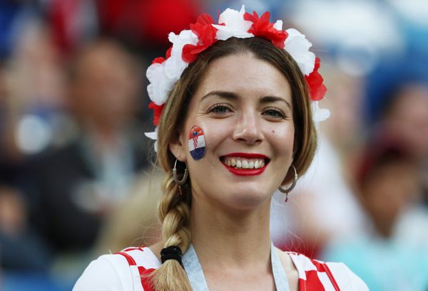 Gettin’ Cheeky With It: Fans Paint Faces With World Cup Countries' Flags - Sputnik International