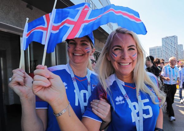 Gettin’ Cheeky With It: Fans Paint Faces With World Cup Countries' Flags - Sputnik International