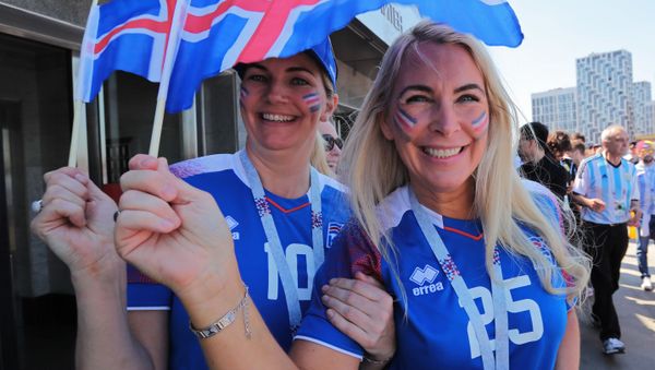 Gettin’ Cheeky With It: Fans Paint Faces With World Cup Countries' Flags Gettin’ Cheeky With It: Fans Paint Faces With World Cup Countries' Flags - Sputnik International