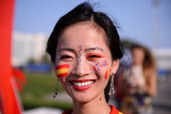 Gettin’ Cheeky With It: Fans Paint Faces With World Cup Countries' Flags - Sputnik International