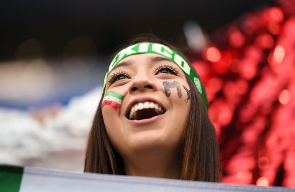 Gettin’ Cheeky With It: Fans Paint Faces With World Cup Countries' Flags - Sputnik International