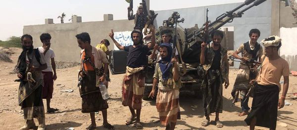 Yemeni pro-government forces backed by the Saudi-led Arab military alliance gather during their fight against Huthi rebels in the area of Hodeida's airport on June 18, 2018 Yemeni pro-government forces backed by the Saudi-led Arab military alliance gather during their fight against Huthi rebels in the area of Hodeida's airport on June 18, 2018 - Sputnik International