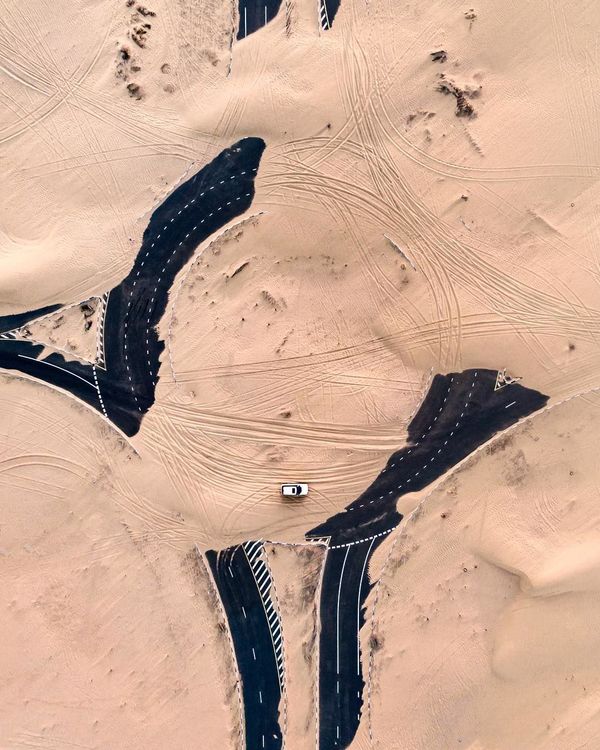 Kingdom of Sand: How Desert Engulfs Dubai and Abu Dhabi Kingdom of Sand: How Desert Engulfs Dubai and Abu Dhabi - Sputnik International