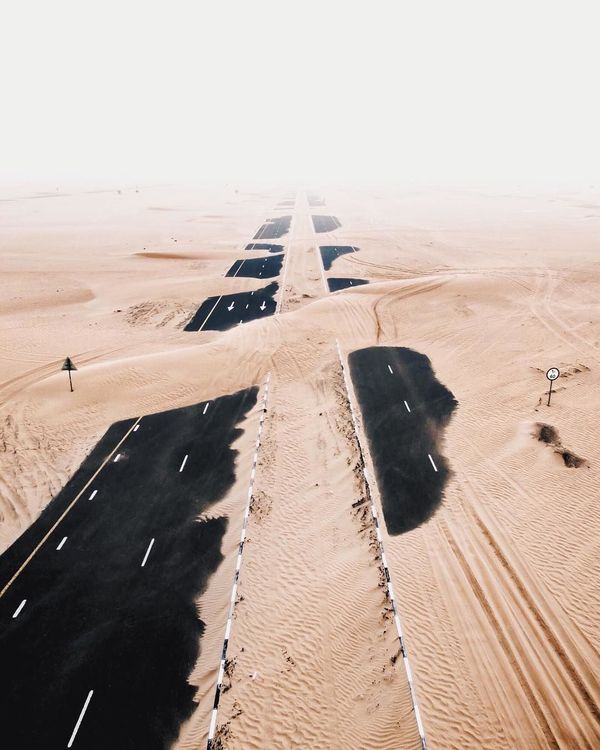 Kingdom of Sand: How Desert Engulfs Dubai and Abu Dhabi Kingdom of Sand: How Desert Engulfs Dubai and Abu Dhabi - Sputnik International