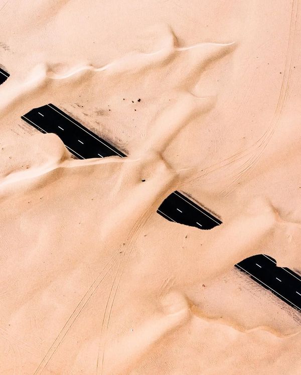 Kingdom of Sand: How Desert Engulfs Dubai and Abu Dhabi Kingdom of Sand: How Desert Engulfs Dubai and Abu Dhabi - Sputnik International