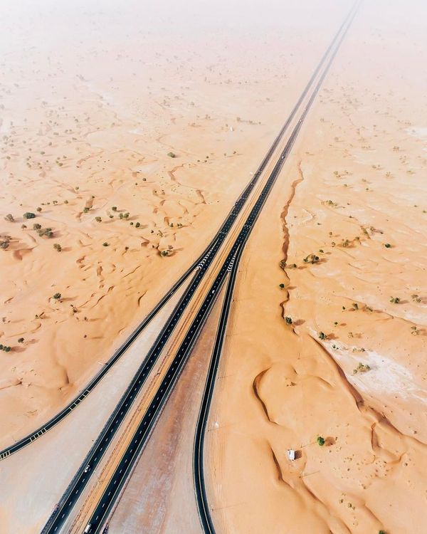 Kingdom of Sand: How Desert Engulfs Dubai and Abu Dhabi Kingdom of Sand: How Desert Engulfs Dubai and Abu Dhabi - Sputnik International