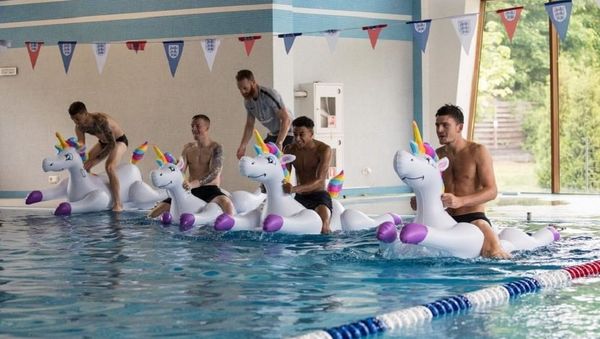 England team on unicorns England team on unicorns - Sputnik International