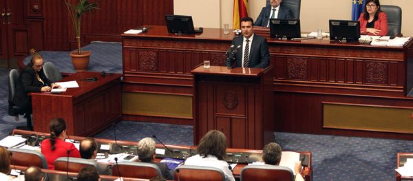Macedonian Prime Minister Zoran Zeav speaks during a session for the ratification of the deal with Greece, in the parliament in Skopje, Macedonia, Wednesday, June 20, 2018 - Sputnik International
