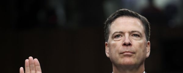 Former FBI director James Comey is sworn in during a Senate Intelligence Committee hearing on Capitol Hill, Thursday, June 8, 2017, in Washington. - Sputnik International