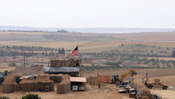 U.S. forces set up a new base in Manbij, Syria May 8, 2018 - Sputnik International