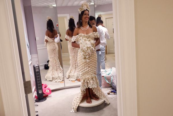Hope it Doesn't Rain: Toilet Paper Wedding Dress Contest Starts in US - Sputnik International