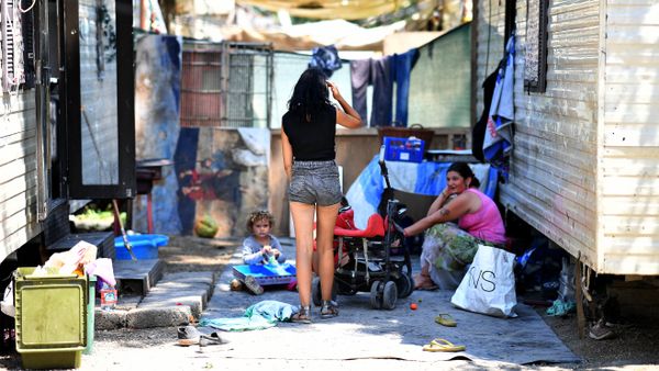 Members of the Roma community are pictured at the River Village Roma camp, managed by the Onlus Isola Verde association on June 19, 2018, on the outskirts of Rome - Sputnik International