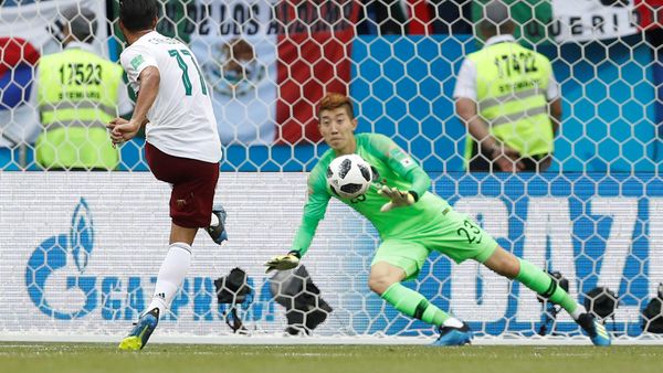 Soccer Football - World Cup - Group F - South Korea vs Mexico - Rostov Arena, Rostov-on-Don, Russia - June 23, 2018 Mexico's Carlos Vela scores their first goal from a penalty past South Korea's Cho Hyun-woo - Sputnik International