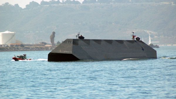 The Navy test craft, Sea Shadow, performs in the Sea and Air Parade held as part of Fleet Week San Diego 2005 - Sputnik International