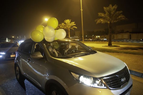 Woman celebrate her first ride after driving ban was lifted - Sputnik International