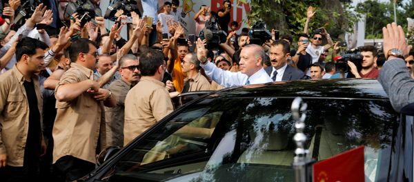 Turkish President Tayyip Erdogan waves to supporters as he leaves his residence in Istanbul, Turkey June 24, 2018 Turkish President Tayyip Erdogan waves to supporters as he leaves his residence in Istanbul, Turkey June 24, 2018 - Sputnik International