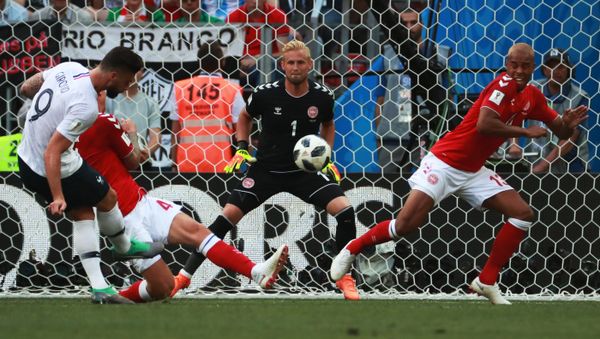 Soccer Football - World Cup - Group C - Denmark vs France - Luzhniki Stadium, Moscow, Russia - June 26, 2018 France's Olivier Giroud has a shot at goal - Sputnik International