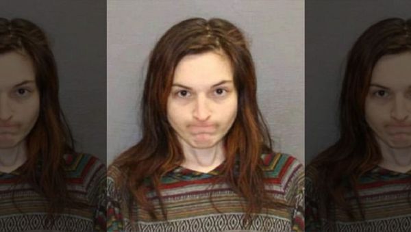 Samantha Ray Mears, 19, is accused of breaking into her ex-boyfriend's house with a machete and forcing him to have intercourse with her, officials said - Sputnik International