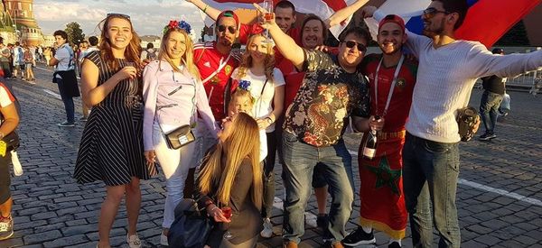 Football fans in the Red Square in Moscow - Sputnik International