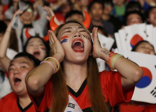 Thrill of Victory and Agony of Defeat: Fans Get Emotional During World Cup - Sputnik International