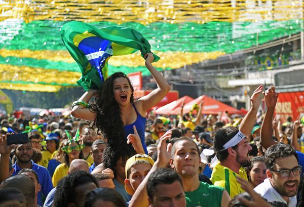 Thrill of Victory and Agony of Defeat: Fans Get Emotional During World Cup - Sputnik International