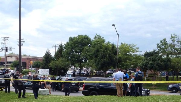 Police officers respond to an active shooter inside a city building in Annapolis, Maryland, U.S., June 28, 2018. - Sputnik International
