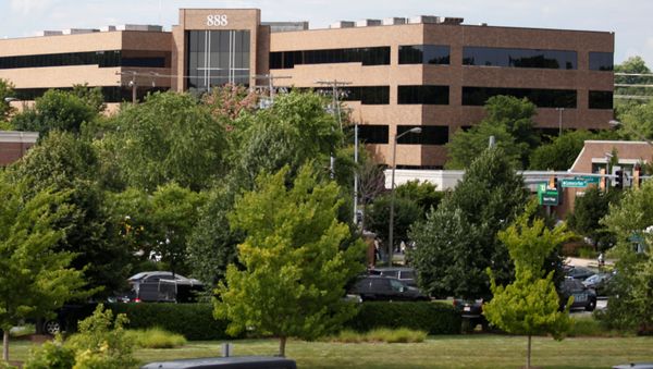 Police gather near the Capitol Gazette newspaper office where a shooting occurred in Annapolis, Maryland, U.S., June 28, 2018 - Sputnik International