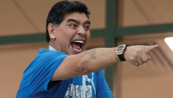 Soccer Football - World Cup - Group D - Argentina vs Croatia - Nizhny Novgorod Stadium, Nizhny Novgorod, Russia - June 21, 2018 Diego Maradona in the stands - Sputnik International