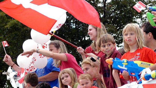 The Canada Day Parade making its way along Westminster Avenue in Montreal West - Sputnik International