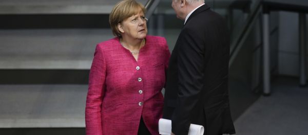 Bundeskanzlerin Angela Merkel und Bundesinnenminister Horst Seehofer in Bundsetag Bundeskanzlerin Angela Merkel und Bundesinnenminister Horst Seehofer in Bundsetag - Sputnik International