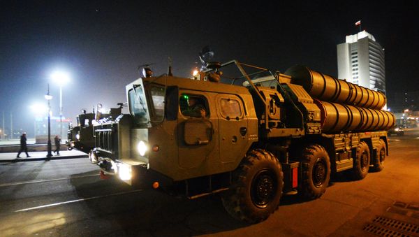 An S-400 air defense missile system at the rehearsal of the Victory Day Parade in Russia's Vladivostok. File photo - Sputnik International