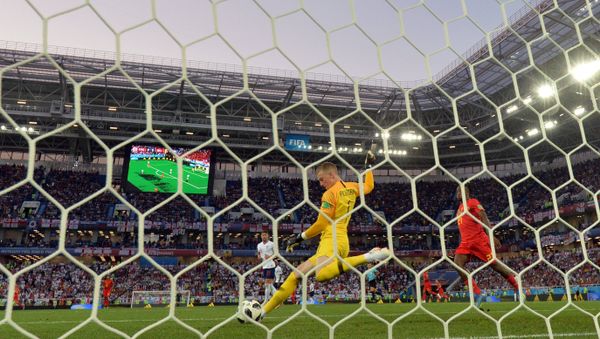 England's goalkeeper Jordan Pickford makes a save during the World Cup Group G soccer match between England and Belgium at the Kaliningrad Stadium, in Kaliningrad, Russia, June 28, 2018. - Sputnik International