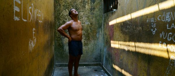 Raphael Rowe, in a cell at Porto Velho prison in Brazil, which features in Inside The World's Toughest Prisons - Sputnik International