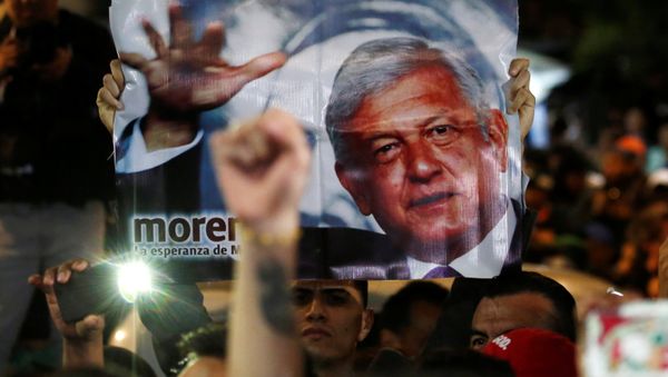 Partidarios de Andrés Manuel López Obrador - Sputnik International