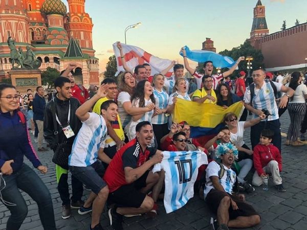 Football fans near the Saint Basil's Cathedral in the Red Square in Moscow Football fans near the Saint Basil's Cathedral in the Red Square in Moscow - Sputnik International
