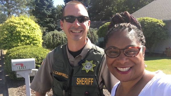 Janelle Bynum (D-OR) was out canvassing on Tuesday for the upcoming November election when one of her constituents called the police on her to report activity they saw as suspicious. - Sputnik International