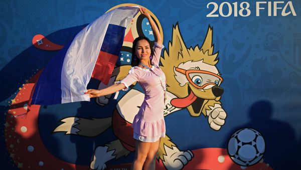 A fan of the Russian national team before the match of the 2018 FIFA World Cup between the national teams of Russia and Croatia in Sochi - Sputnik International