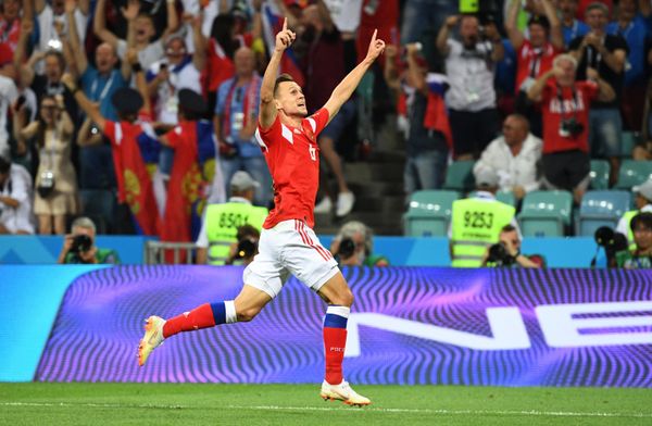 Russia's midfielder Denis Cheryshev triumphs after he scored a goal in the match against Croatia. - Sputnik International