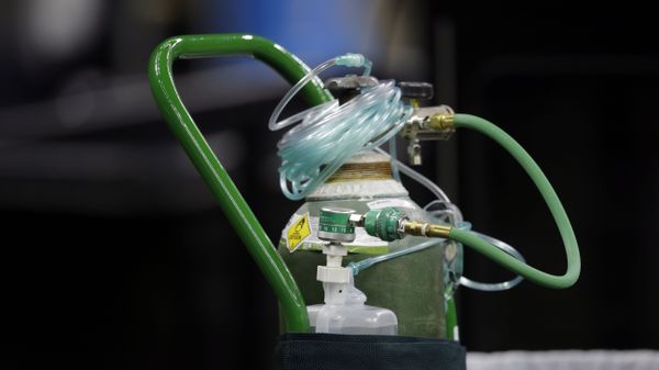 An oxygen tank. - Sputnik International