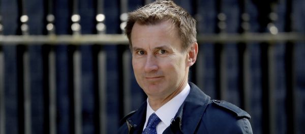 Britain's Health Secretary Jeremy Hunt arrives for a cabinet meeting at 10 Downing Street in London, Tuesday, May 1, 2018. Britain's Health Secretary Jeremy Hunt arrives for a cabinet meeting at 10 Downing Street in London, Tuesday, May 1, 2018. - Sputnik International