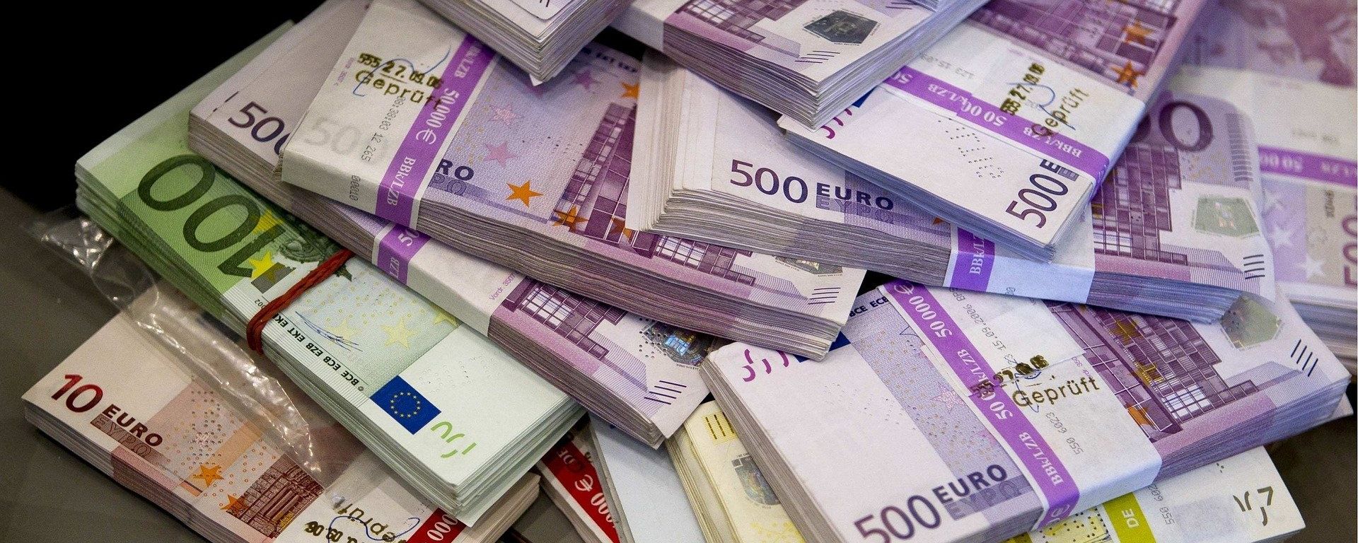 Euro banknotes Euro banknotes - Sputnik International, 1920, 11.12.2024
