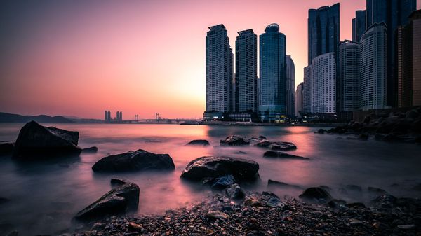 Shadows of South Korea's Busan at dawn - Sputnik International