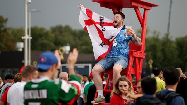 England's fan cheers waiting for the World Cup semifinal soccer match between Croatia and England, outside the Luzhniki stadium, in Moscow, Russia, July 11, 2018. England's fan cheers waiting for the World Cup semifinal soccer match between Croatia and England, outside the Luzhniki stadium, in Moscow, Russia, July 11, 2018. - Sputnik International