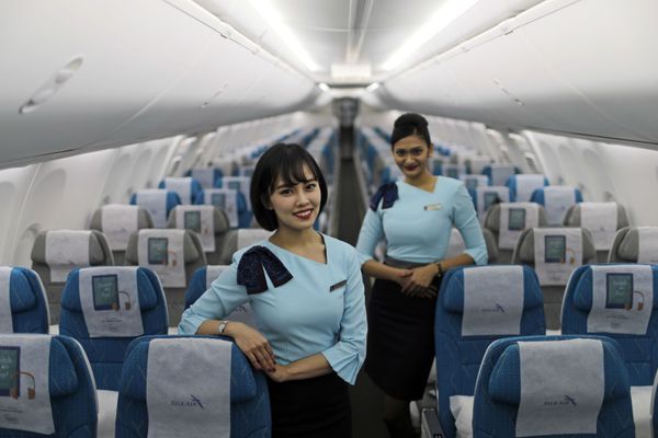 Singapore's SilkAir staffers - Sputnik International